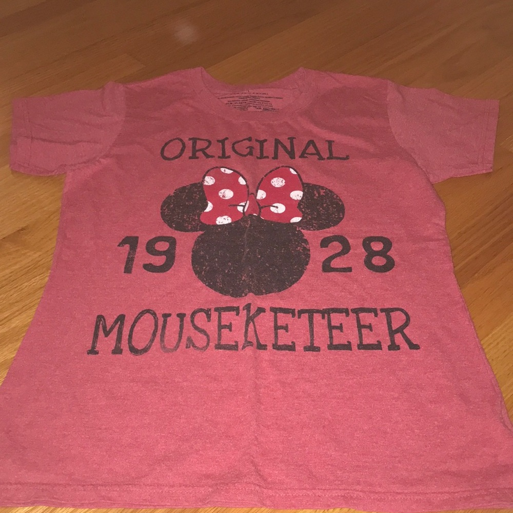 red shirt from disney world